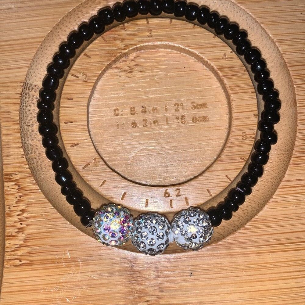 New Handmade Strechy Seed Bead Bracelet Girls Women Black 6.2” Sparkly White